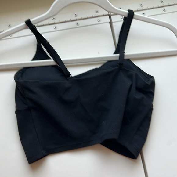 SUPER CUTE CROSS WORKOUT TOP SIZE XS ATHLETA - Picture 2 of 2